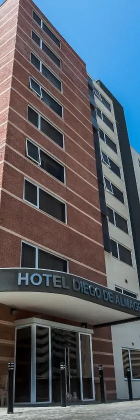 地亚哥阿尔马格罗拉塞雷纳酒店，位于拉塞雷纳的酒店