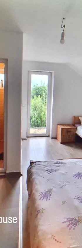 Guest House Ulnika，位于Vusanje的酒店