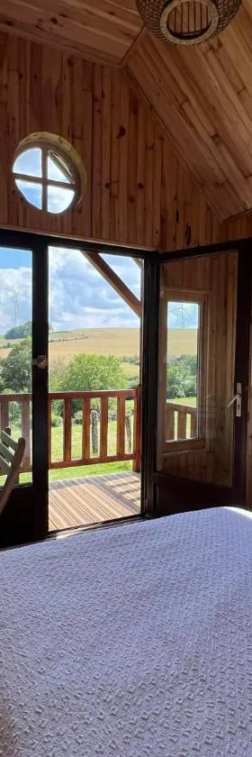 Les cabanes au revers du noitel，位于Oëy的酒店