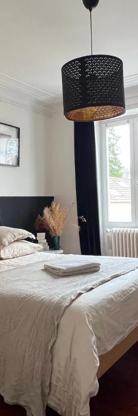 Maison de ville-idéale pour les déplacements pros-35min Paris-versailles-Giverny-，位于La Falaise的酒店