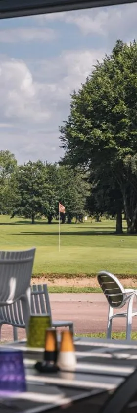 Hôtel du Golf Saint Lazare，位于里摩日的酒店