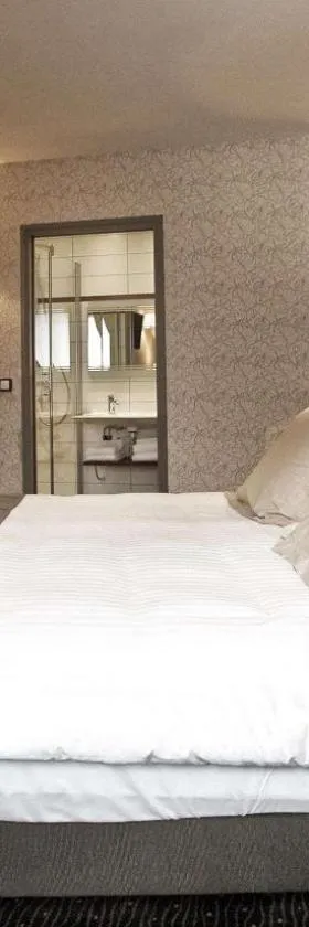 Best Western Le Duguesclin Hôtel-Restaurant，位于圣布里厄的酒店