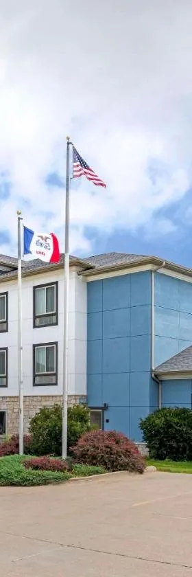Comfort Inn & Suites Grinnell near I-80，位于Grinnell的酒店
