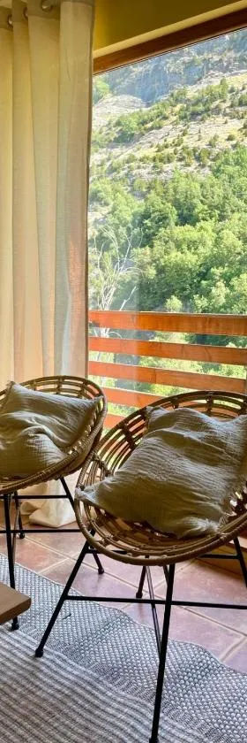 SNÖ Apartamentos Escarrilla，位于伊斯卡日拉的酒店