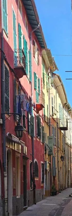 Au cœur de nos pérégrinations，位于罗亚河畔布雷伊的酒店