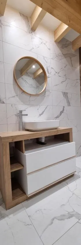 Gîte des Capucines avec borne de recharge pour voiture électrique，位于Noirétable的酒店