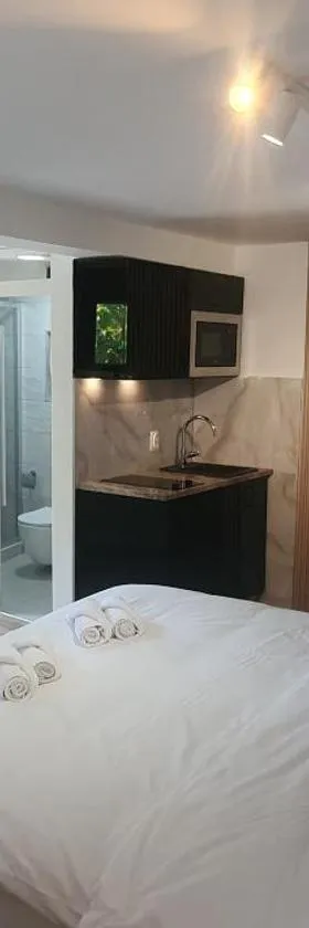 Studio By The Sea 2，位于Lepetani的酒店