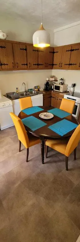 La Salamandre -appartement，位于萨勒布里的酒店