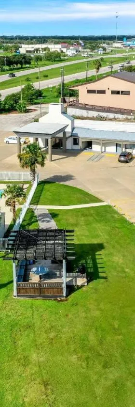 Quality Inn & Suites Port Lavaca near Lighthouse Beach，位于拉瓦卡港的酒店