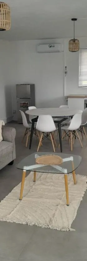 Appartement avec terasse，位于Bel Air的酒店