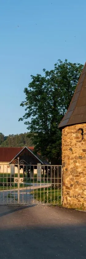 La Bohème Lodges and Glamping，位于Vrhaveč的酒店