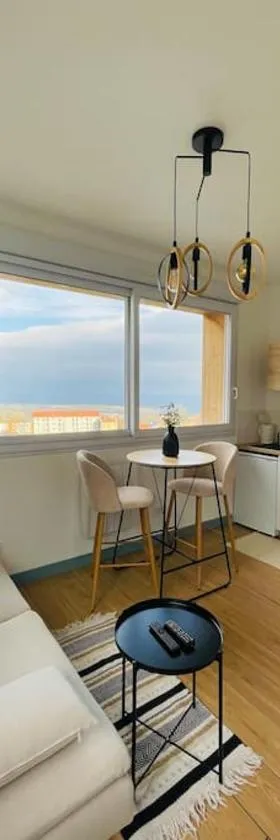 Studio Ô terrasses de Virieu，位于佩吕桑的酒店