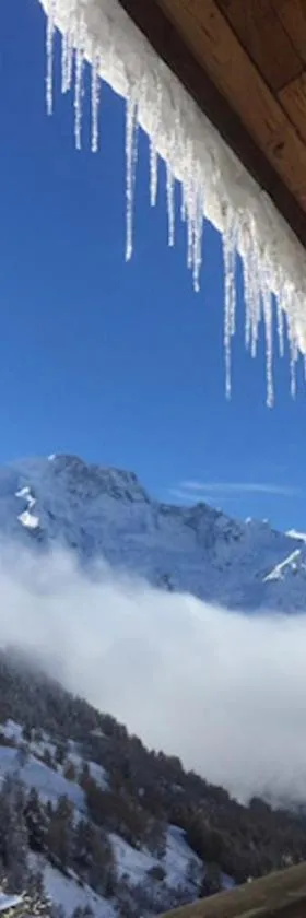 Chambres d'hôtes de Montagne "les 3 Evéchés"，位于拉格拉沃的酒店