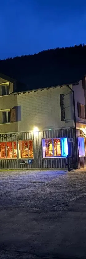 Hotel Klausen Treff，位于Urnerboden的酒店