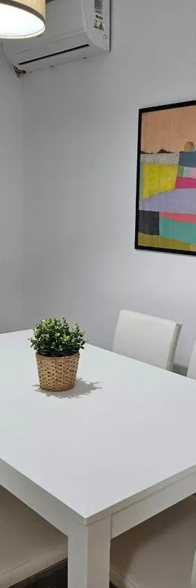 Alojamiento centrico en Hellin con garaje，位于埃林的酒店