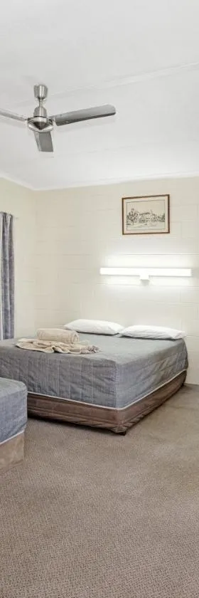 Hillview Motel Charters Towers QLD，位于查特斯堡的酒店