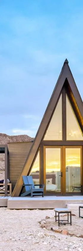 Stardust Big Bend Luxury A-Frame#9 with a fab view，位于特灵瓜的酒店