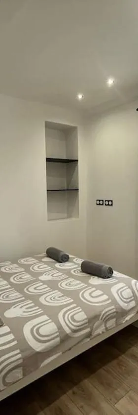 T2 rénové à 15 min de Lyon，位于皮埃尔贝尼特的酒店