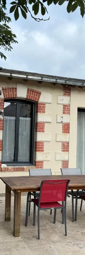 Petit Gîte avec terrasse，位于Thouarcé的酒店