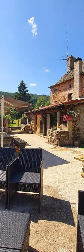 Chambres d'hôtes Les Violles，位于Chirac的酒店