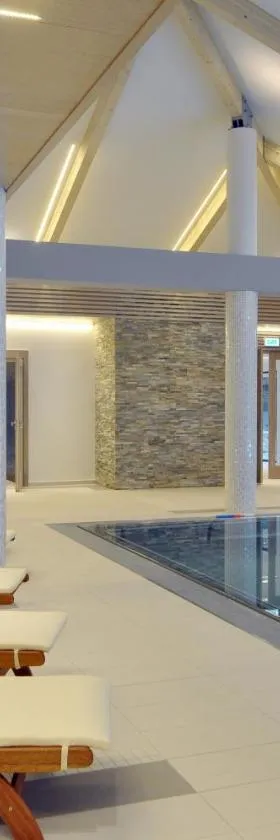 克鲁姆纳梅迪卡酒店，位于瓦斯克的酒店