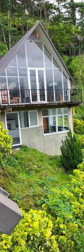 Mirage Waterfall Villa，位于Talawakele的酒店
