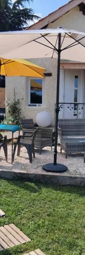 Espace Atypique détente, bien-être，位于Saint-Clair-de-la-Tour的酒店