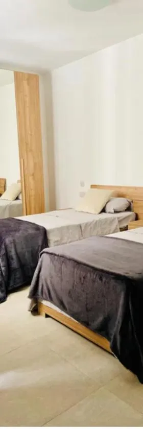 Room near City Centre in a Shared apartment，位于Tal-Ħriereb的酒店