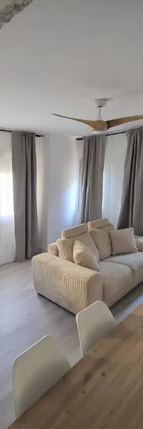 Apartamentos Crispín Candela，位于科雷利亚的酒店