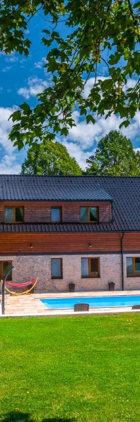 Ranch Jestřebice，位于Heřmaničky的酒店