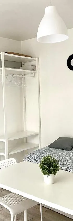 Studio moderne Le Perreux-sur-Marne 17m²，位于马恩河畔莱佩尔勒的酒店