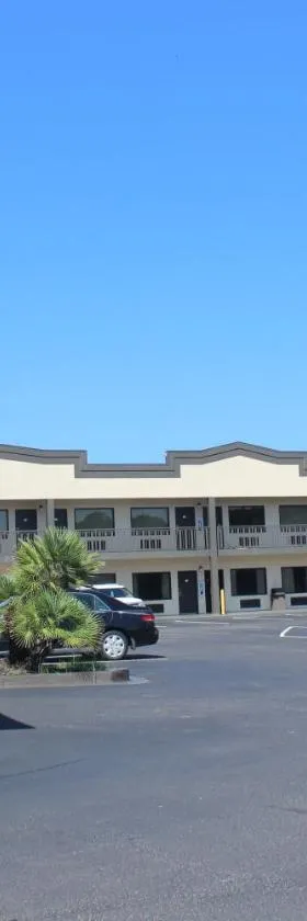 Riverfront Inn，位于康威的酒店