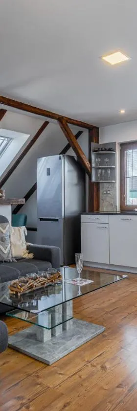 Elements Apartments & Renata，位于Božičany的酒店