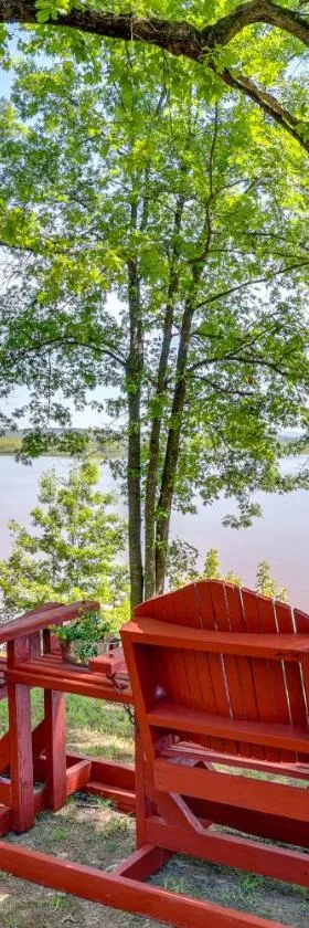 Rural Arkansas Vacation Rental with Lake Access，位于Scranton的酒店