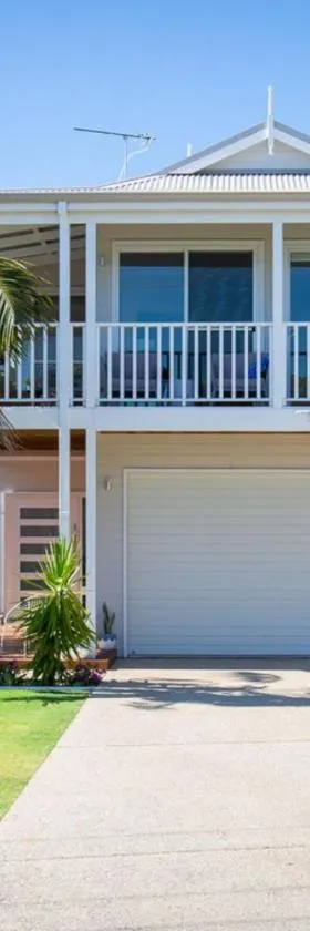 Sunny Shores Family Retreat，位于Broadwater的酒店