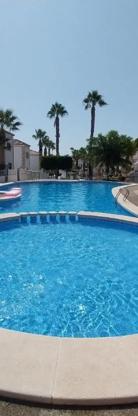 Charming Apartment in front of Villamartin Golf And Plaza，位于比利亚马丁的酒店