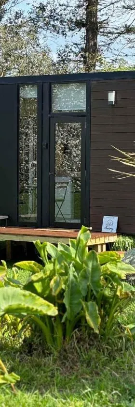 Golden Valley Retreat by Tiny Away，位于怀希的酒店
