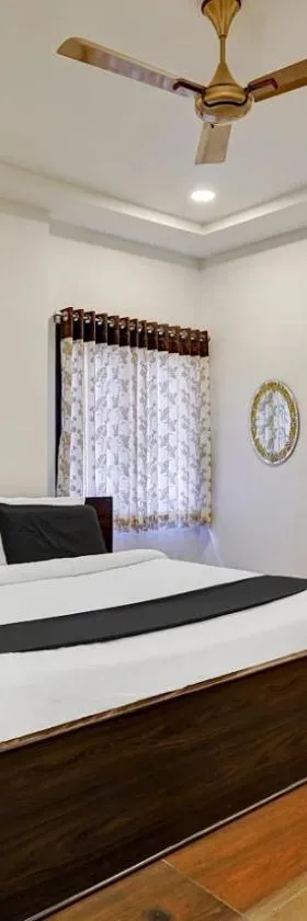 Medi Konda Grand，位于内洛尔的酒店