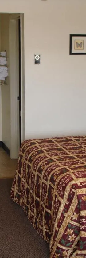 Tops Motel，位于伯利的酒店