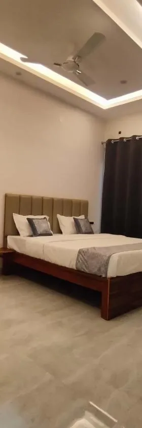 Bed iN Mountain - BNM Stays，位于Chutwāpīpal的酒店