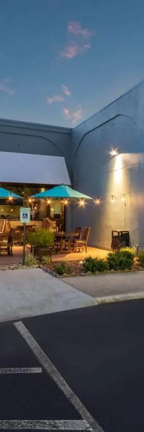 阿斯维尔机场克拉丽奥酒店，位于弗莱彻的酒店
