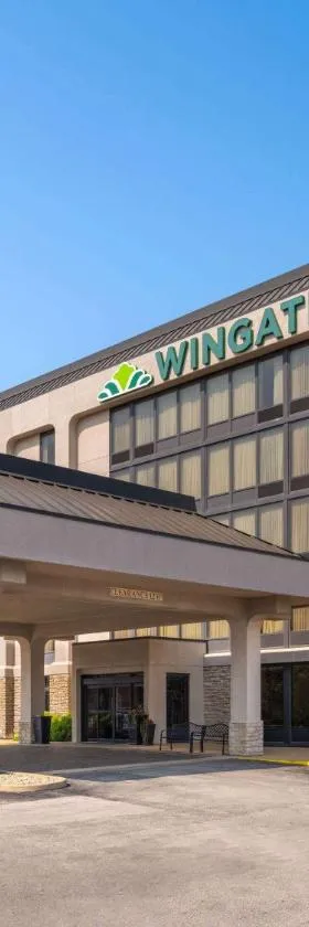 Wingate by Wyndham St Louis Airport，位于圣安的酒店