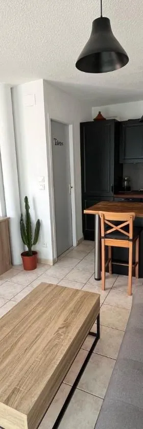 Charmant Duplex Bordeaux - Place de Parking Privée - Tram，位于瑟农的酒店