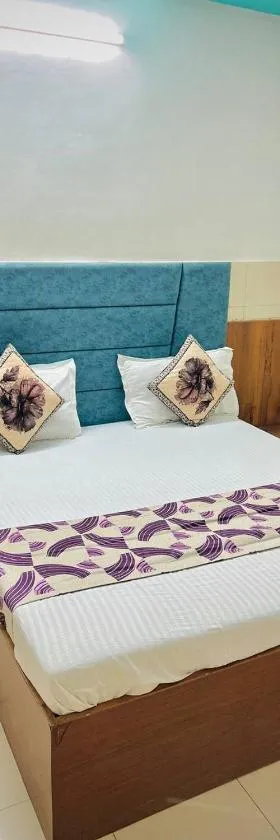 Hotel Ashadeep palace，位于Naroda的酒店