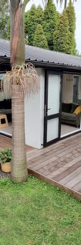 Azores Harbourside Studio - private self contained unit，位于陶朗加的酒店