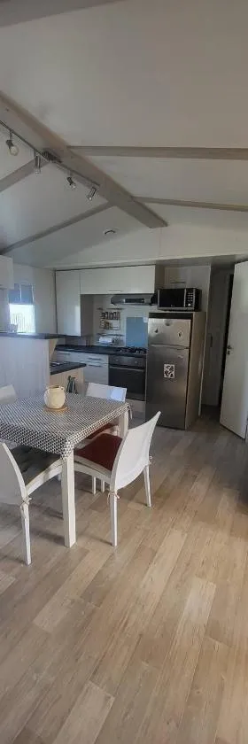 Mobil-Home Montmartin-sur-mer，位于Hauteville-sur-Mer的酒店