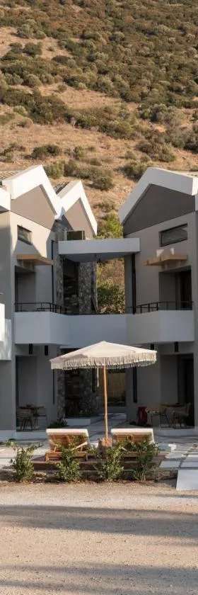 Evia Silence lighthouse，位于Boufalo的酒店