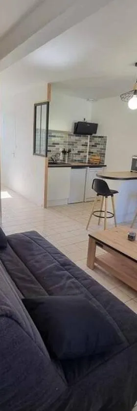 studio neuf à 5 min d'Auxerre，位于Vallan的酒店