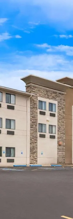 Comfort Inn & Suites Pueblo，位于普韦布洛的酒店
