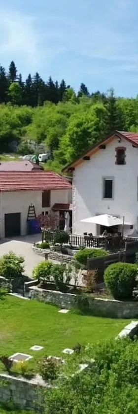 Gite des Monts Jura，位于Ravilloles的酒店